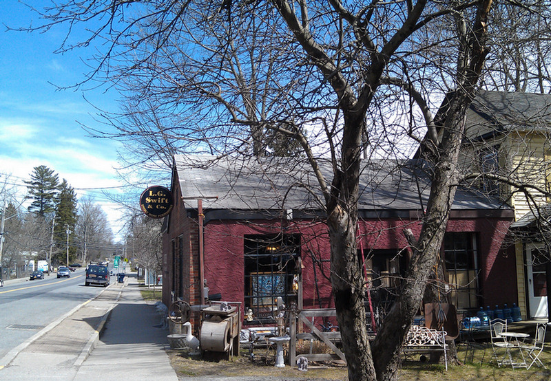 apple antiques Amenia